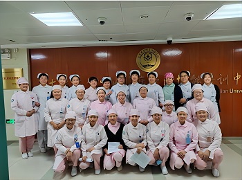 妇产科系举办首届正常分娩接产技能大赛