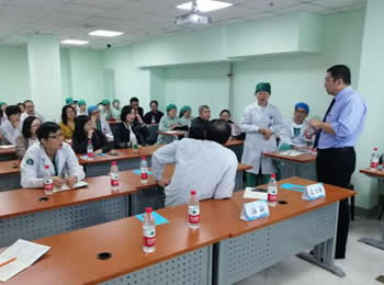 美国麻醉学专家夏云教授来我院学术交流