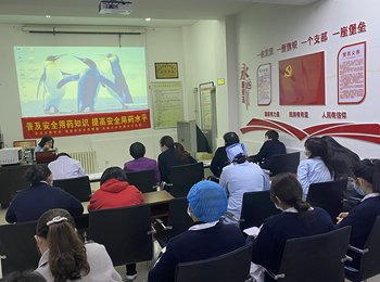 药剂科走进日新社区开展用药知识宣讲